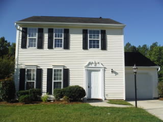 1 Heatherstone Ct, Durham, NC 27703-6689