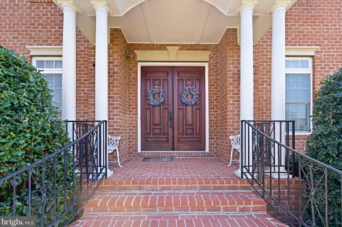 15840 Parnell Ct, Haymarket VA  20169-1667 exterior