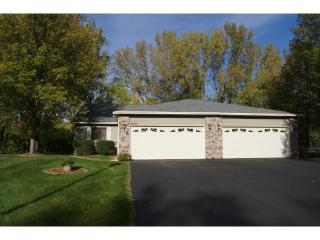 2605 Fernwood Ct, Saint Paul, MN 55113-3211