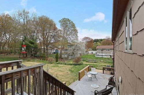 15 Benneville Rd, Milford CT  06461-2432 exterior