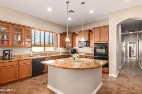 7710 84th Ave, Glendale, AZ 85305-3906