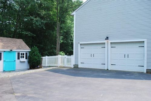 34 Tower Hill Rd, Cumberland RI  02864-1524 exterior