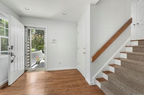 21 Brookridge Ct, Rye Brook NY  10573-3443 exterior