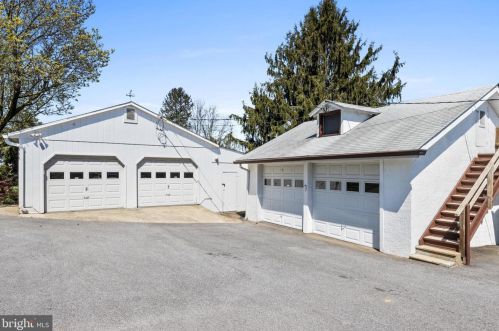 123 Old Kennett Rd, Kennett Sq PA  19348-2631 exterior