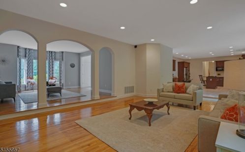 8 Forest View Dr, Martinsville NJ  08836-2039 exterior