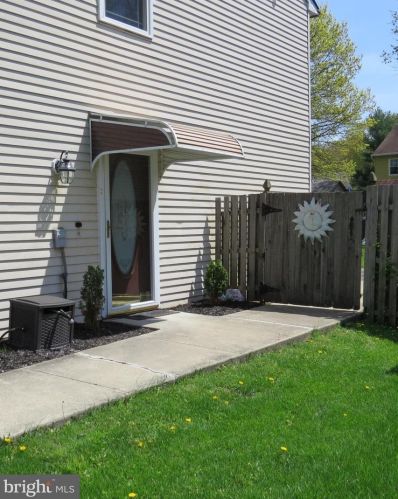235 Cricklewood Cir, Lansdale, PA 19446-1420
