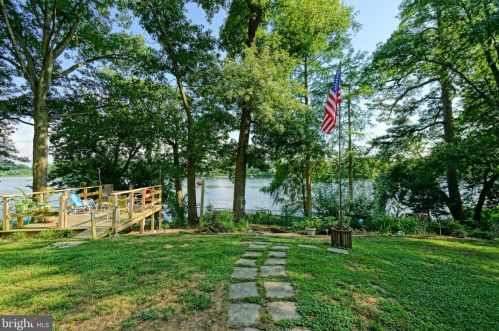 126 Lakeside Dr, Laurel DE  19956-1144 exterior