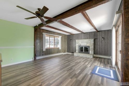 1 Prince Rd, Parsippany NJ  07054-4822 exterior
