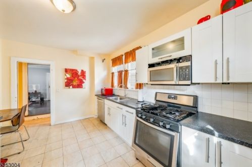 250 Park St, East Orange NJ  07017-1846 exterior