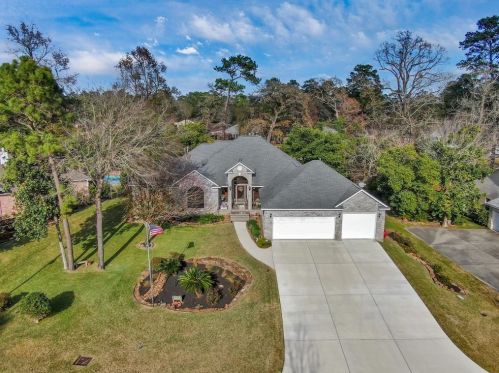 711 Fairway Oaks, Conroe, TX 77302-3842