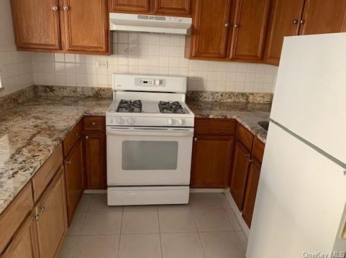883 Fairmount Pl, Bronx NY  10460-4236 exterior