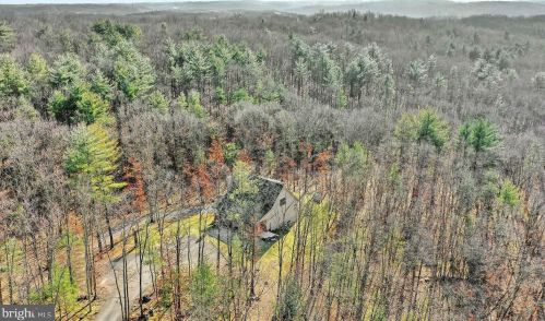 928 Green Lane Rd, Stoneybreak, PA 17267-8786