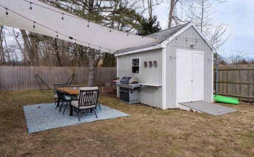 50 Mill Pond Rd, North Kingstown RI  02852-6002 exterior