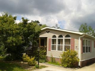 14 Cardinal Dr, Hiram, OH 44234-9600