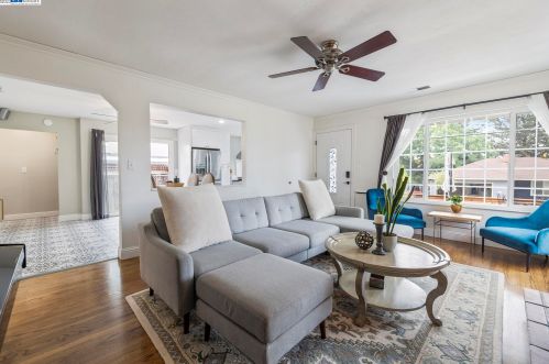 3712 Christensen Ln, Hayward, CA 94546-3047