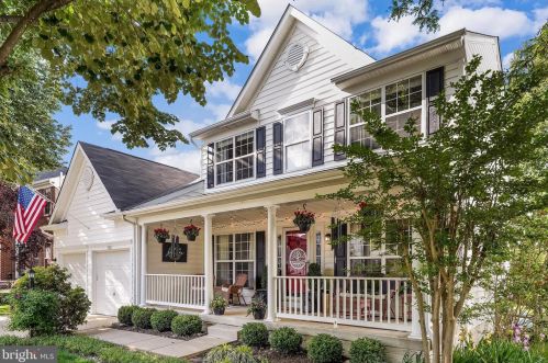 718 Invermere Dr, Leesburg, VA 20176-3614