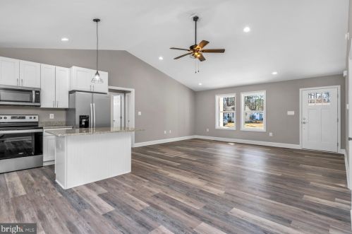 211 Erica Dr, Montross VA  22520-4154 exterior