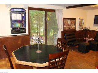 37070 Bainbridge Rd, Cleveland OH  44139-3137 exterior