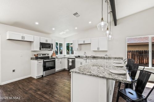 7081 Camino Triste, Tucson AZ  85746-7985 exterior