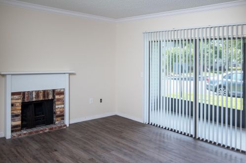 660 Haven Pl, Tarpon Springs, FL 34689-4863