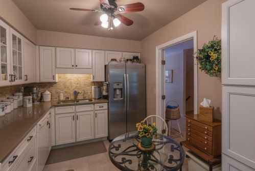 9120 Dominion Cir, Cincinnati OH 45249-8404 exterior