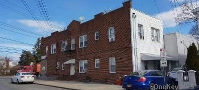 803 Hempstead Tpke, Floral Park, NY 11003-2424