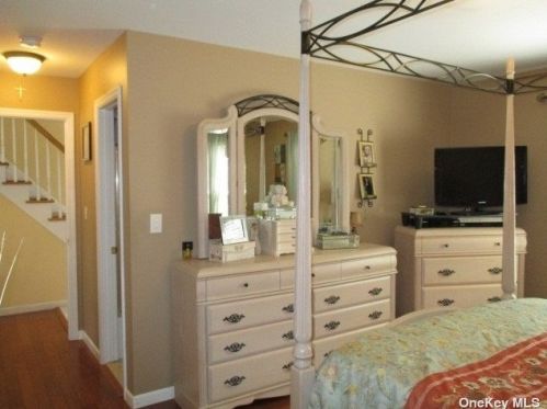 69 Mowbray St, Canaan Lake NY  11772-2113 exterior