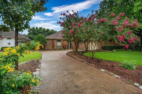 1504 Braeburn Dr, Richardson, TX 75082-3038
