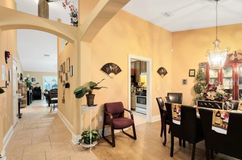 31352 Orange St, Mount Plymouth, FL 32776-9710