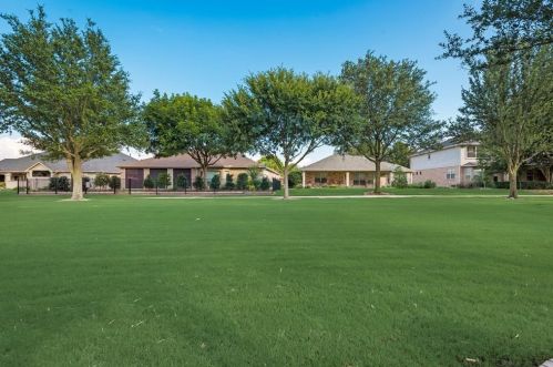 8817 Crestview Dr, Denton TX  76207-8601 exterior