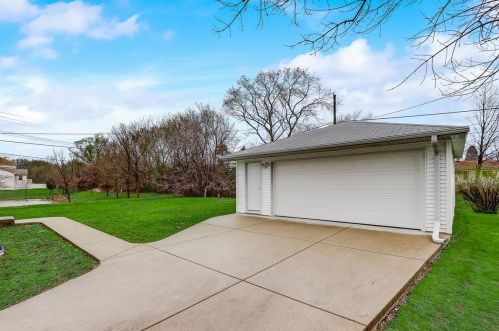 3816 Kimberly Ave, Milwaukee WI 53221-4551 exterior