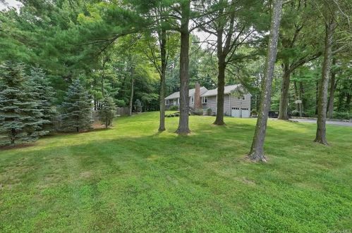 9 Farview Ter, Airmont NY  10901-7531 exterior