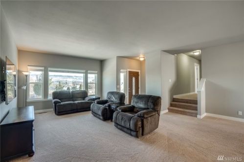 1945 Jolen Dr, Wenatchee, WA 98801-9438