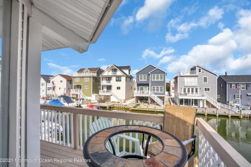 406 Eisenhower Ave, Pelican Island NJ  08751-1625 exterior