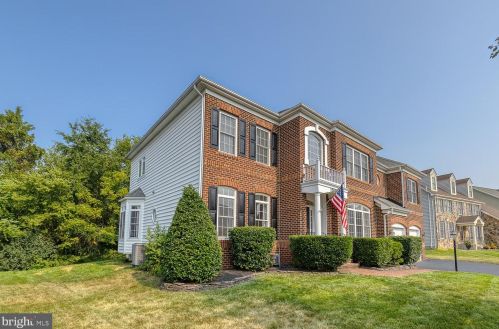 12640 Crabtree Falls Dr, Bristow, VA 20136-2161