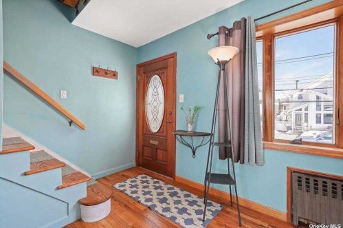 158-42 95th St, Jamaica, NY 11414-2215