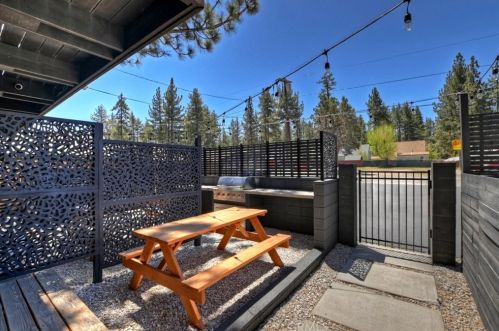 1125 Big Bear Blvd, Big Bear City CA  92314-9277 exterior