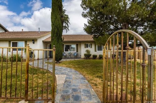 960 Puente St, Brea, CA 92821-2409