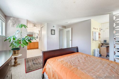 7043 Bobhird Dr, San Diego CA 92119-1403 exterior