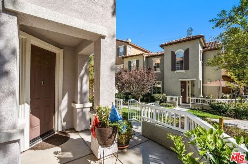 28233 Canterbury Ct, Santa Clarita, CA 91354-1118