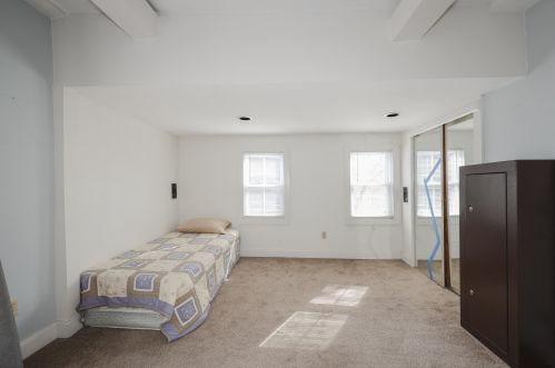 5 Gerry Ave, Newmarket NH  03857-1901 exterior