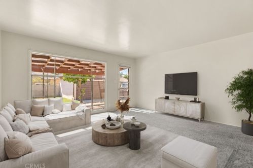 2422 Denmead St, Lakewood, CA 90712-2808