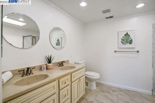 32824 Oakdale Ct, Union City CA  94587-5426 exterior