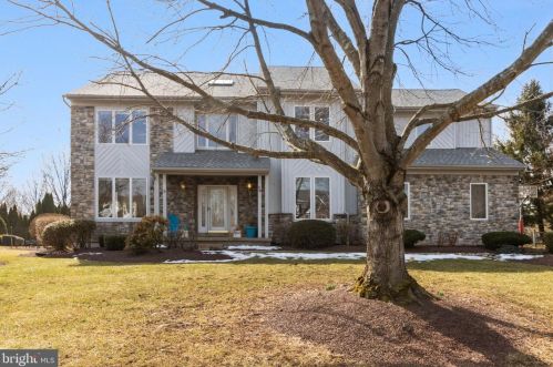 39 Rocking Horse Way, Southampton, PA 18966-2563