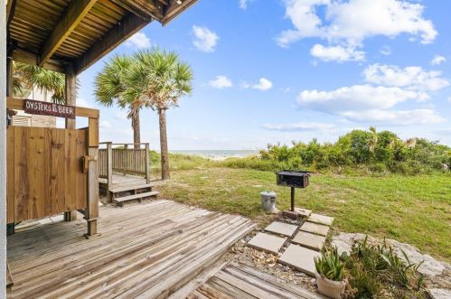 1716 Magnolia Rd, Saint George Island FL  32328-2203 exterior