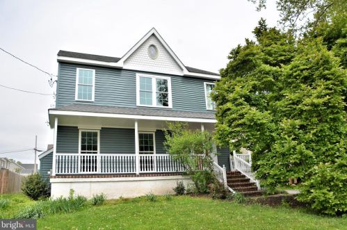 925 8th Ave, Prospect Park, PA 19076-2203