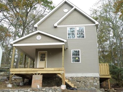 102 Summit Dr, Parsippany NJ  07834-2300 exterior