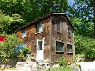 25 Beekman Dr, Kent Lakes, NY 10512-5251