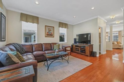 40 Briarbrook Dr, Briarcliff NY  10510-2075 exterior