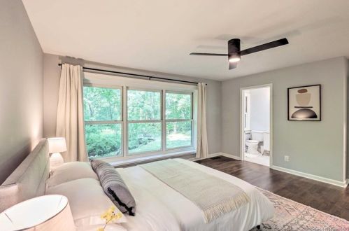 8 Tulip Tree Ln, Norwalk CT  06851-1409 exterior